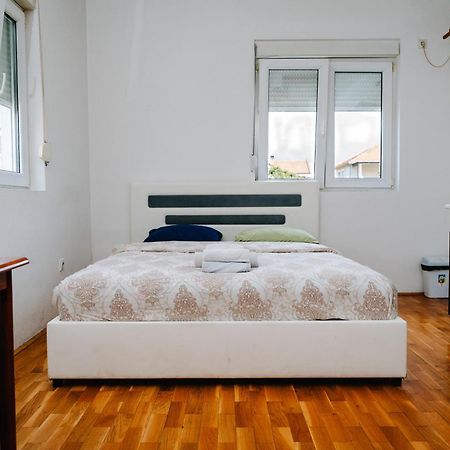 Apartman Stex Podgorica Buitenkant foto