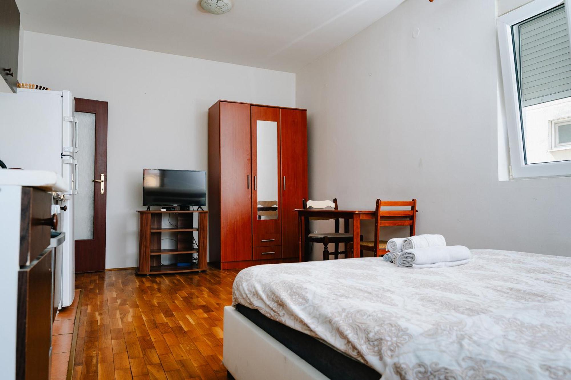 Apartman Stex Podgorica Buitenkant foto